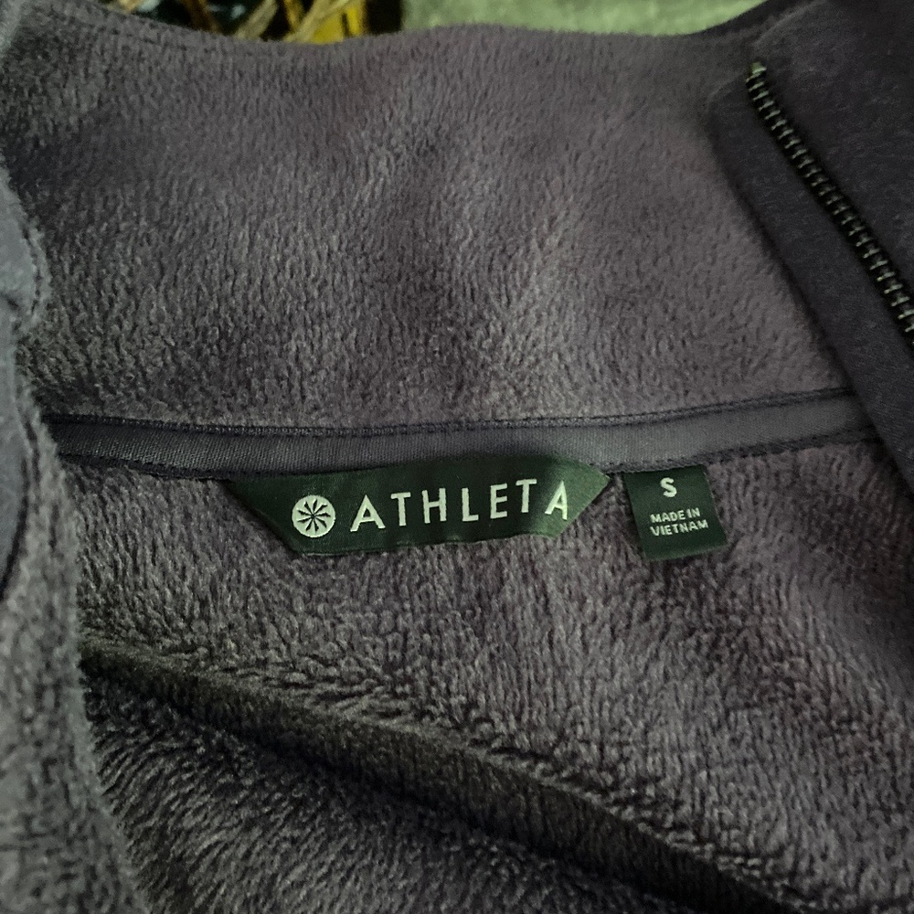 Athleta sweatshirt size small beautiful color